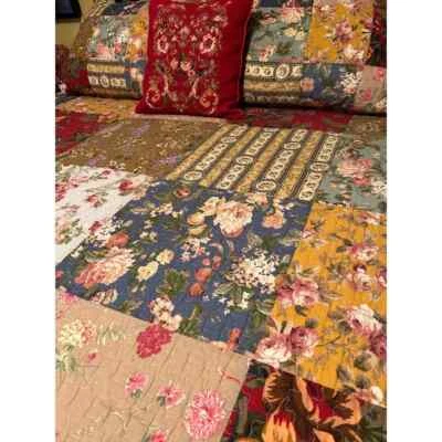 NEW! ~ COZY COTTAGE BLUE RED BROWN GREEN LEAF YELLOW ROSE PATCHWORK QUILT SET - Image 1 of 4
