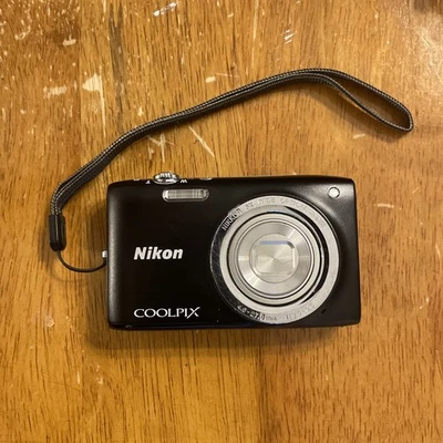 Nikon Coolpix Digital Camera S2700 16MP Wide 6x Zoom Black Works Perfectly - Image 1 of 4