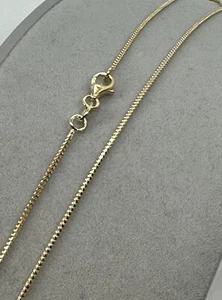 Cadena de cuello de 9 quilates con borde de diamante cuadrado franco de oro amarillo de 0,9 mm 18" / 45 cm (085A) - Imagen 1 de 4