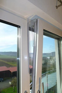 Kippfensterschutz, Fensterschutz, Fenstergitter, Acrylglas, transparent - Bild 1 von 11