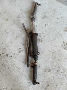 RE45885 R113761 RE46000 R114383 RE45996 Steering Cylinder And Tie Rod End Assy. - Picture 1 of 7