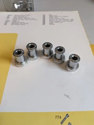 ВИНТАЖНЫЙ CAMPAGNOLO ТРОЙНАЯ ПЕРЕДНЯЯ ЗВЕЗДОЧКА БОЛТ И ПРОКЛАДКИ ИТАЛИЯ Б/У CAMPY - Изображение 1 из 2