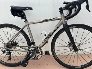 2018 Lynskey Helix Disc Titanium Road Bike (XS) - Picture 1 of 11