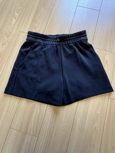 Lululemon Softstreme hoch geschnittene Shorts 4” Damengröße 4 schwarz Stretch Cinch-Taille - Bild 1 von 5