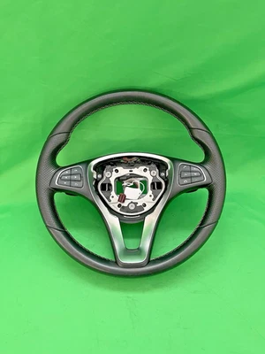 Volante Mercedes Benz Cla250 2014-2019 con controles OEM Foto 1 de 4