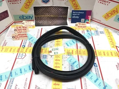 03-06 SELLO PUERTA TRASERA DERECHA MITSUBISHI OUTLANDER TIRA METEOROLÓGICA CARROCERÍA BORDE MONTADO  Foto 1 de 4