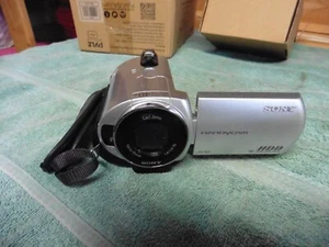 Sony Cyber-shot DSC-W330 14.1MP Digital Camera Silver 2 batteries - Picture 1 of 6