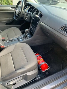 Soporte extintor para VW Golf MK7 - Montaje de alta calidad para mayor seguridad - Imagen 1 de 13
