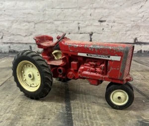 Ertl International Harvester IH Red Farm Tractor Dyersville Vintage Die-Cast - Picture 1 of 8