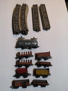 Marklin RS 800 Locomotive, 8 Train Cars & 20 Pcs. of tracks READ!! - Picture 1 of 13