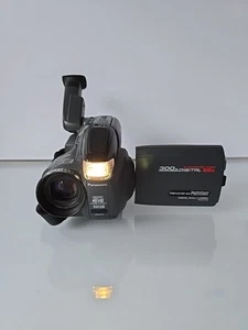 Vintage Panasonic Palmcorder PalmSight VHSC Camcorder PV-L671D Needs New Battery - Picture 1 of 11