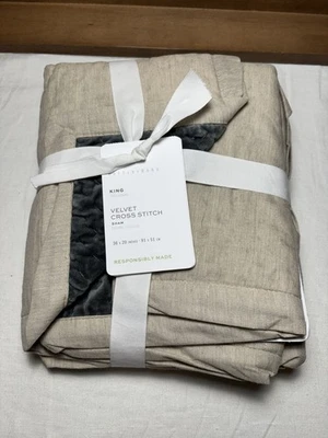 Falsa acolchada de terciopelo punto de cruz Pottery Barn ~ azul acero ~ rey Foto 1 de 4