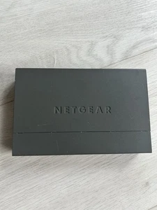 NETGEAR GS308v2 8-Port Gigabit Ethernet Network Switch Hub Internet Splitter - Afbeelding 1 van 4