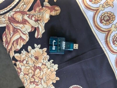 4 Ports USB Hub - Image 1 of 3