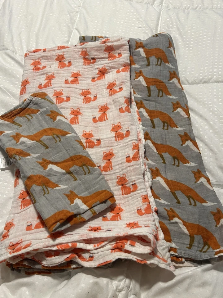 Milkbarn Orange Fox Baby Burp Cloth And Swaddle Blanket Muslin 21x21, 44x44 EUC - Image 1 of 4