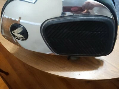 Tanque de gasolina para moto Honda Ca 305 recién pintado con llave. Se adapta a otros también Foto 1 de 4