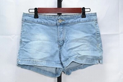 Bermuda jeans azul asfalto tamanho 11/30 RN#78749 estilo #WS-181 algodão e elastano  - Imagem 1 de 3