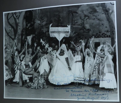 Album mit 10 Autogramme sowie 159 Fotos Deutsche Theater Berlin 1955 (109460) - Bild 1 von 4
