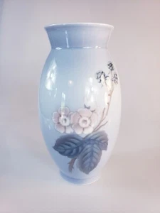 Vintage B & G - Bing & Grondahl Porcelain FLOWER VASE #432-5420 Denmark 7.5" - Picture 1 of 4