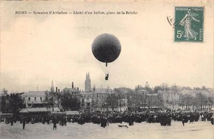 CPA 79 NIORT SEMAINE D'AVIATION LACHE D'UN BALLON PLACE DE LA BRECHE (cpa rare m - Picture 1 of 1