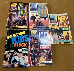 Lote de 5 libros nuevos para niños en el bloque - Imagen 1 de 17