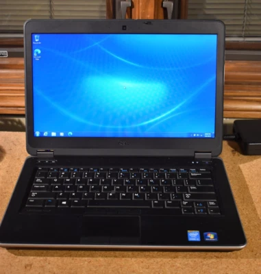 Dell Latitude E6440 Intel Core i5-4310M 4GB 64GB SSD Windows 7 Pro 32-bit Webcam - Image 1 of 4