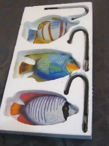 3 Colorful Tropical Wall Hanging 3D Fish w/Hooks Resin New in box - Picture 1 of 6