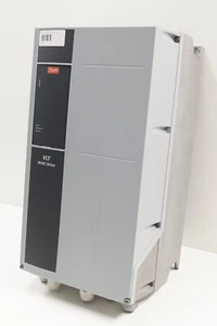 Danfoss VLT HVAC Umrichter FC-102P1K5T4E55H3XXXXOXSXXXXAXBXCXXXXDX 1,5kW (823) - Bild 1 von 4