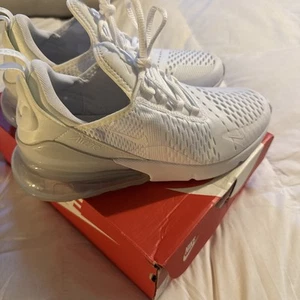 Nike Air Max 270 GS White Metallic Silver BRAND NEW Size 7Y Women’s 8.5 - Picture 1 of 10