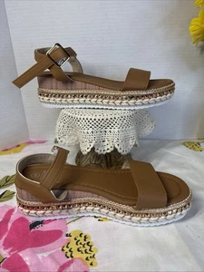 Women’s Lite Brn/ Gold Tone Low Wedge Sandals Open Toe Strap Size 7. Worn Once. - Picture 1 of 9
