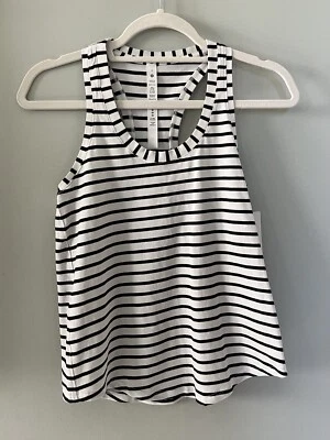 NWT Lululemon Love Tank Classic fit ~ Sz 2 ~ Yachtie Stripe White Black - Imagem 1 de 4