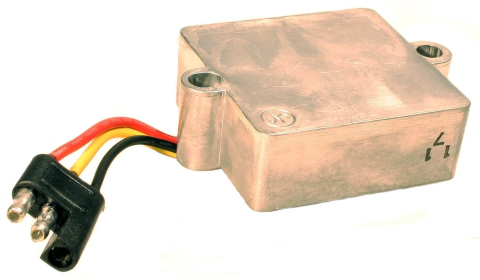 Polaris Rush 600/LX/Pro-R, 2010-2011, Voltage Regulator - 4010794, 4010355 - Image 1 of 1