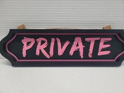 私人标志 粉色 黑色 Ashland Nevermore 悬挂式墙面装饰 4 x 15 — 第 1/4 张图片