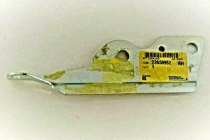 Genuine OEM GM Hood Hinge Upper Passenger 1995-1998 Cavalier Sunfire 22650962 - Picture 1 of 3