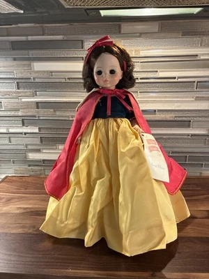 "Muñeca de colección Madame Alexander Blancanieves #1455-14"" princesa Walt Disney" Foto 1 de 4