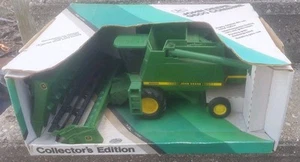 JOHN DEERE 9600 COLLECTOR COMBINE w/BOTH HEADS NIB - Picture 1 of 6