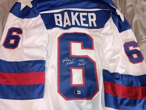 Bill Baker SIGNIERTES 1980 Custom Olympics Trikot Miracle On Ice 1980 GOLD BAS - Bild 1 von 11