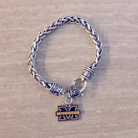 University of Michigan bracelet Cover