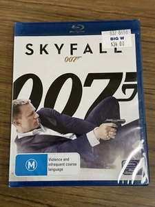 SKYFALL BLU RAY - NEW & SEALED DANIEL CRAIG JAMES BOND 007 * FREE POST - Picture 1 of 2