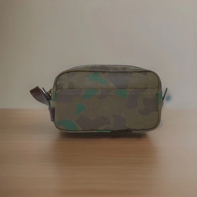 FILSON WAXED RUGGED TWILL TRAVEL KIT 20229978 DARK SHRUB CAMO DOPP Made In USA - Image 1 of 4