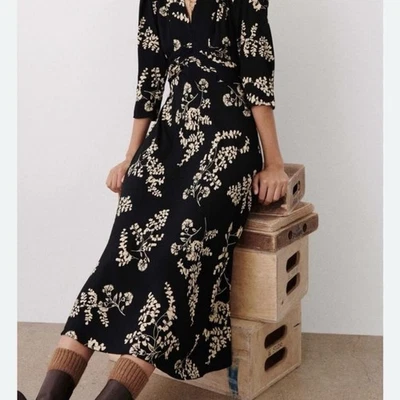 Vestido midi floral negro ba&sh Paris talla cuello en V manga larga boho chic Foto 1 de 4