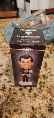 EVGENI MALKIN PITTSBURGH PENGUINS 2011-12 BOBBLEHEAD WITH AWARDS 2012 - Image 1 of 2