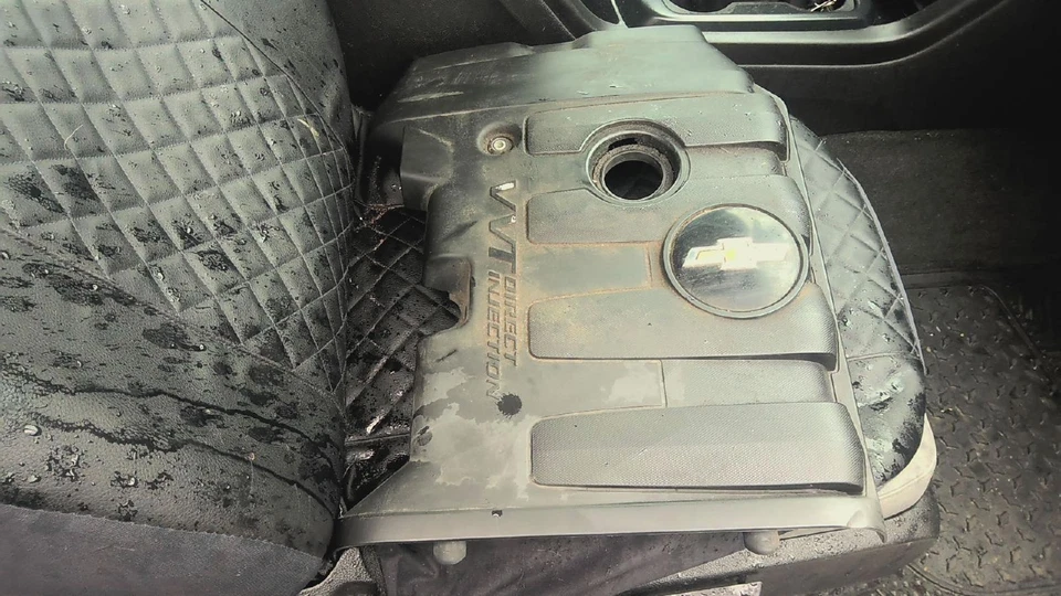 16 CHEVY COLORADO Engine Cover - Image 1 of 1