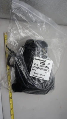 Honeywell Large RU6500 Series Full Face Silicone Air Purifying Respirator - Image 1 of 4