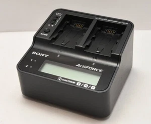 Sony Netzteil & Akku Ladegerät AC-VQV10 AC100-240V mit Sendungsverfolgung NEU - Bild 1 von 1