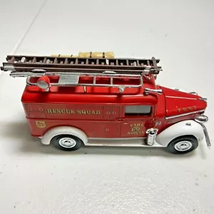 Matchbox Models Of Yesteryear YFE 101937 GMC RESCUE SQUAD VAN - Picture 1 of 8