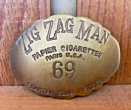 Cigarettes en papier membre Zig Zag Man Pin Charter Club laiton avec finition antique