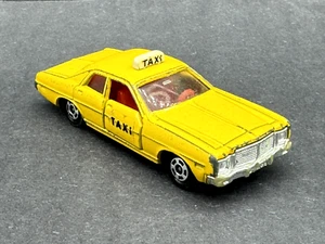 1976 Tomica Tomy DODGE CORONET CUSTOM Taxi Car Yellow S=1/74 Diecast Made Japan - Picture 1 of 8