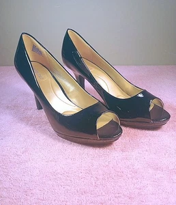 Bandolino B•Flexible Black Patent Leather Shoes SZ 8-1/2 M Open Toe 3-1/2" Heel - Picture 1 of 6