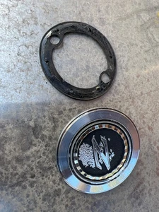 Nissan OEM 79-83 Datsun 280ZX S130 capó Fairlady Z emblema insignia F5880-P7100 - Imagen 1 de 2